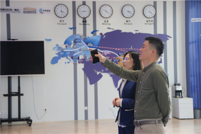 英國陜西商會參訪中歐班列 助力陜西企業“走出去”推動陜西貨物進出口